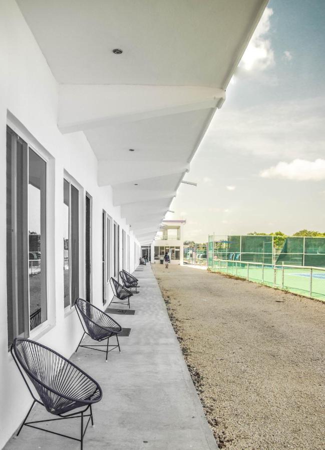 Cancun Tennis Inn 坎昆 外观 照片